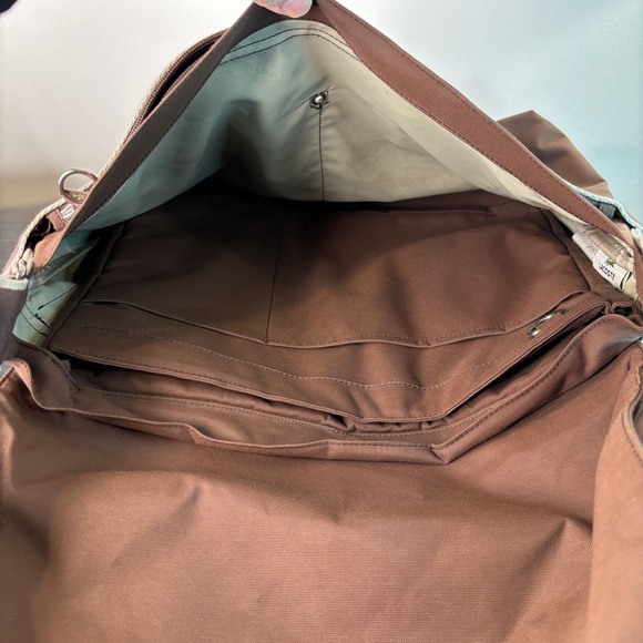 Vintage Lacoste New City Casual Brown/Tan messenger bag EUC 11.5" x 15.7" x 5” - Picture 9 of 12